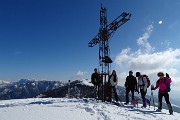 37 Alla croce di vetta dello Zuc di Valbona (1545 m)